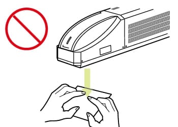 2. レーザー光、鏡面反射光、および拡散反射光に直接触れないでください。